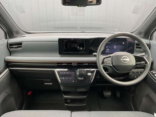 インパネ周りはこのように機能的にまとまっています。もちろんクリーニング済みで、室内もキレイです。