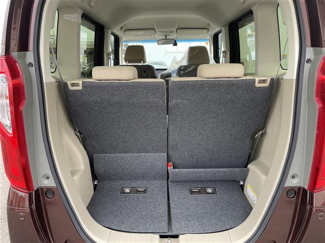 【トランク】積み込みやすくて、たっぷり積める荷室です。シートアレンジできるものは、乗車人数と荷物の量や大きさによってシートを動かすことができるので、より快適なドライブが可能です！