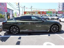 4WD　純エアロ　Wエアコン　SR　Rサンシェード　パワーバックドア　茶革Pシート　シートH・シートクーラ　ナビTVBカメラ　デジタルインナーミラー　全方位　BSM　CソナーETC　などカタログ参照