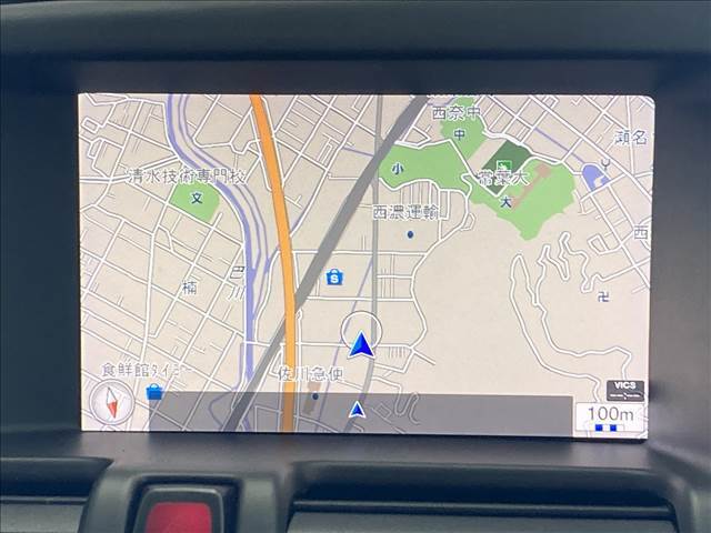 【純正ナビ】一体感のあるナビは、高級感ある車内を演出してくれます。Bluetooth再生などオーディオ機能も充実しておりますので、運転もより楽しめます♪