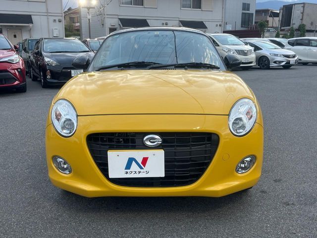 弊社では、全車『修復歴なし』のお車のみ取り扱っております。専任バイヤーによる厳選した仕入れの後、入庫後の車両チェックを行い、ネクステージが認定した高品質な中古車をご提供しております。