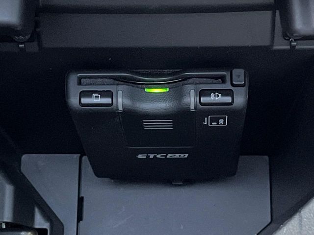 【ETC】高速道路の料金所をストレスなく通過！話題のスポットやサービスエリアに多い「スマートIC」利用時は必須のアイテムです。当店でセットアップを実施、ご納車当日からすぐにご利用いただけます！