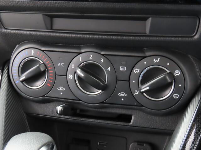 エアコン装備。温度設定ができて、室内快適ですよ。