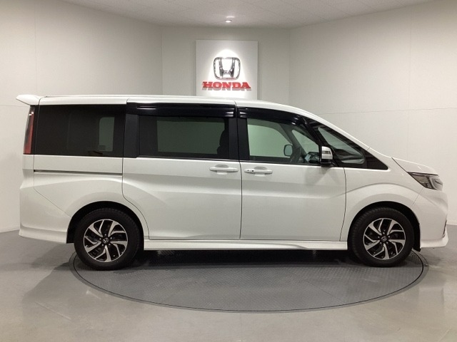 購入後も自社指定整備工場完備でお客様の愛車をしっかりサポート致します！御納車時には安全かつ安心してお乗り頂けるようホンダ専門知識を持つ整備スタッフが点検・整備・装備も説明をしてお渡ししております。