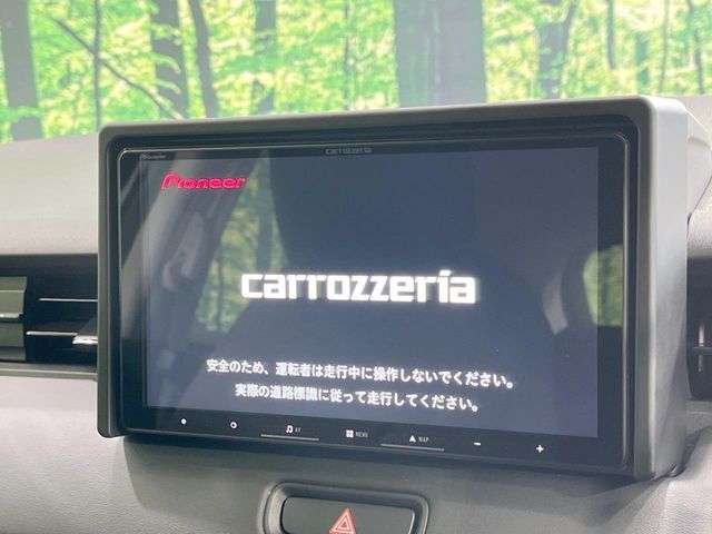 【9型ナビゲーション】目的地までしっかり案内してくれる使いやすいナビ。Bluetooth接続すればお持ちのスマホやMP3プレイヤーの音楽を再生可能！毎日の運転がさらに楽しくなります！！