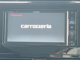 【ナビゲーション】目的地までしっかり案内してくれる使いやすいナビ。Bluetooth接続すればお持ちのスマホやMP3プレイヤーの音楽を再生可能！毎日の運転がさらに楽しくなります！！