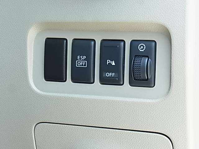 安心安全ABS・ESP・ASR・エマージェンシーブレーキアシスト・ヒルダウンコントロール・ヒルスタートサポート・運転席＆助手席/サイド/カーテンエアバック・オートドアロック搭載モデル！！