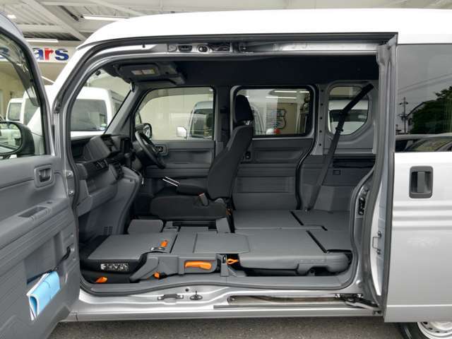 キャンプ、車中泊、釣りなどにぴったりで、自由度が高い使い方ができます♪