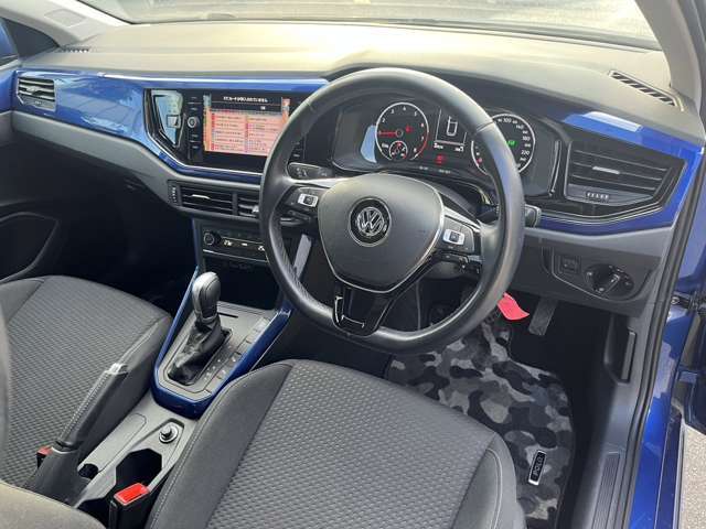 毎回座るフロントシート。運転席は必ず使用する部分ですので、座り心地が重要です！