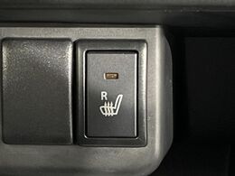 【シートヒーター】寒い日に重宝するシートヒーター！エアコンより早く温まってくれるので寒がりの人も安心ですね♪エアコンの温風は乾燥するから苦手、という方にもをおすすめです。