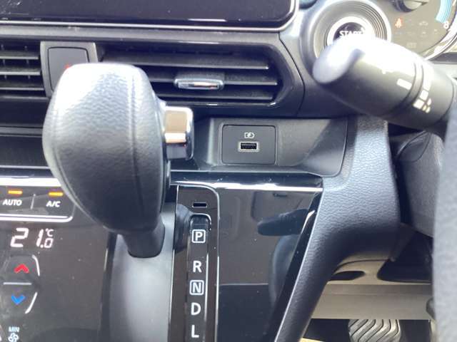 USB電源ソケットを装備。