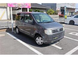 左側がパワースライドドア！フル装備！ETC！キーレス！オーディオなし！別途1万円で買えます！タイベル交換したほうが良いのでここで整備して車検を受けてのお渡しです。アクセス多数！限定1台！早いもの勝ち！