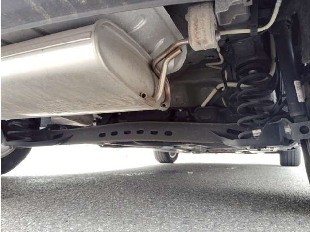 下廻りは錆も無く、綺麗な状態です。