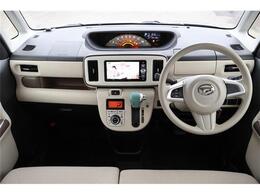 前席全体　目線も高く広い視界で安心して運転することができますね！