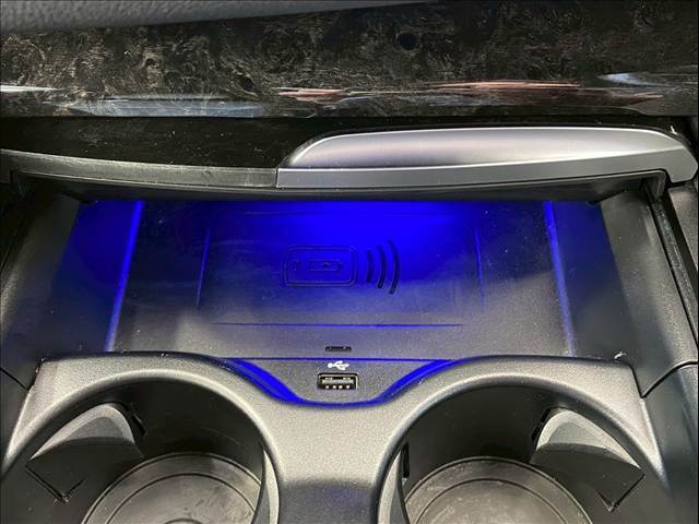 置くだけ充電も装備♪