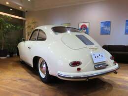 1.6リッターエンジンを搭載した、【356A 1600】のクーペの1台です。