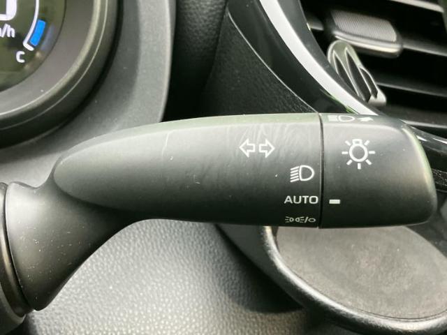 WECARSの展示場では実際に見て、触ってお車をお選びいただけます！知識の豊富な営業スタッフが様々なカーライフをご提案いたします！