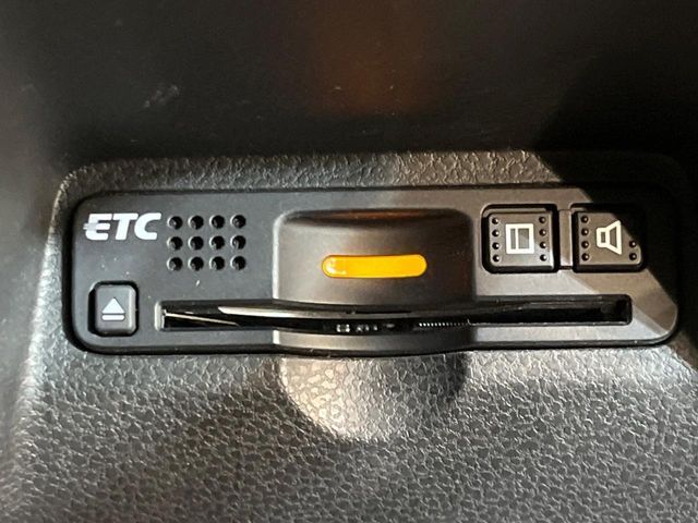 【ETC】高速道路の料金所をストレスなく通過！話題のスポットやサービスエリアに多い「スマートIC」利用時は必須のアイテムです。当店でセットアップを実施、ご納車当日からすぐにご利用いただけます！