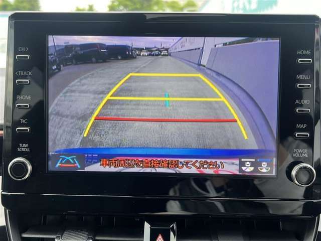 バックカメラが付いているので後方確認が非常にしやすいです。今や運転初心者も熟練者も必須装備！ついていて損はないですね♪