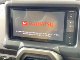 【純正ナビ】人気の純正ナビを装備。オーディオ機能も充実しており、Bluetooth接続すればお持ちのスマホやMP3プレイヤーの音楽を再生可能！毎日の運転がさらに楽しくなります！！