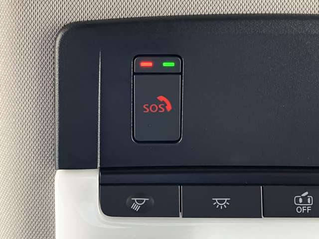 急病時や危険を感じた時、SOSコールスイッチを押すと専門のオペレータに繋がって、警察や消防への連携をサポートしてくれます。