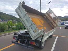 3転ダンプ！3方開！レンタカー歴！3000cc！軽油！ディーゼル！ターボ！6AT！マニュアルモード付き6速オートマ！