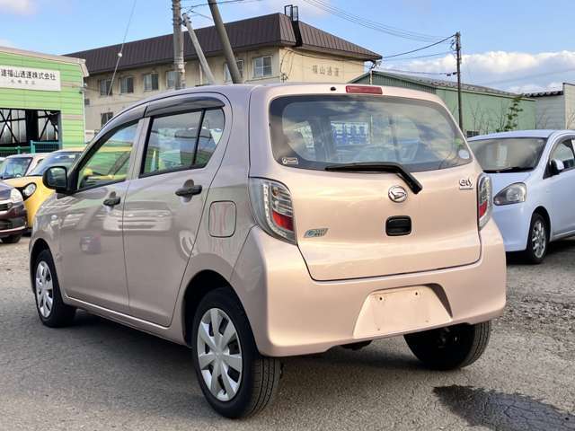 国交省の代わりに車検認定ができる「陸運局指定工場」の資格をもっており、熟練の整備士や国家資格を持った整備士が揃ってます！