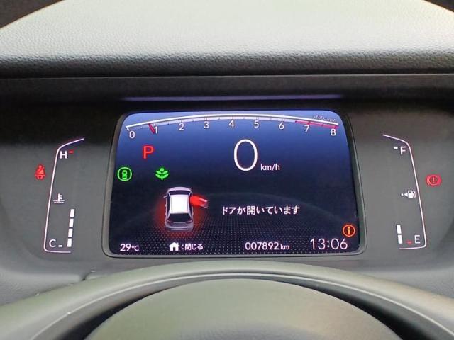 WECARSの展示場では実際に見て、触ってお車をお選びいただけます！知識の豊富な営業スタッフが様々なカーライフをご提案いたします！