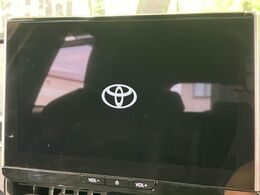 【10.5インチ　ディスプレイオーディオ】大画面のディスプレイはAppleCarPlayやAndroidAutoが利用可能。大きな画面でスマホナビアプリ等が利用いただけます♪