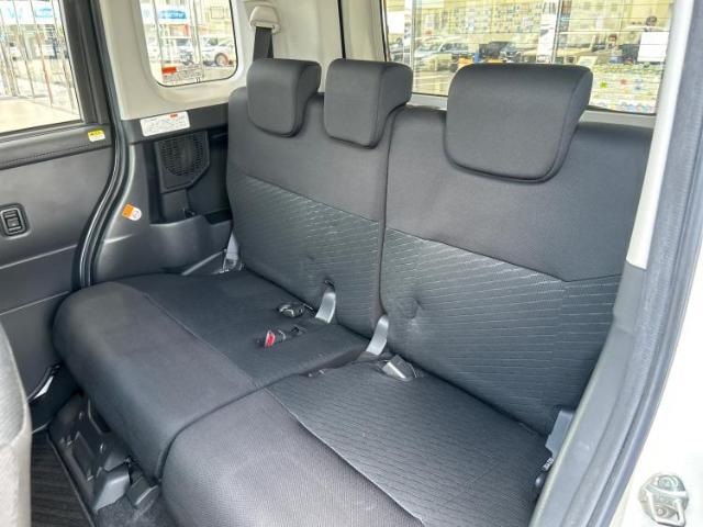 WECARSでは各商談席に大型モニターをご用意しております！見やすい大画面でゆったりと全国の在庫をご覧いただけます！是非ご来店お待ちしております！