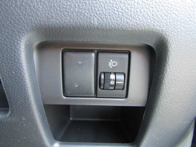 お車のカスタムや外装磨き、板金作業、各種新品部品や中古部品もお探しします●あいおい損保代理店●任意保険の取扱いも御座います●上級資格者が常駐●無料お見積り●加入者はロードサービス付●詳細は当社まで●