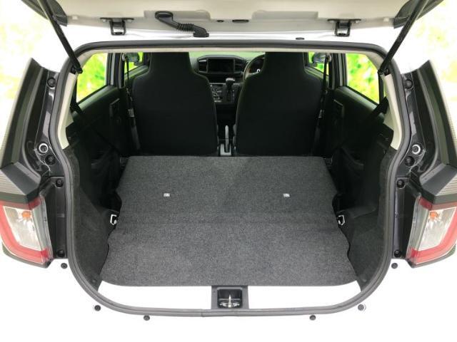 WECARS（ウィーカーズ）は全国250店舗展開！お客様が安心してカーライフをお楽しみいただけるよう社員一同心を込めてサポートいたします。