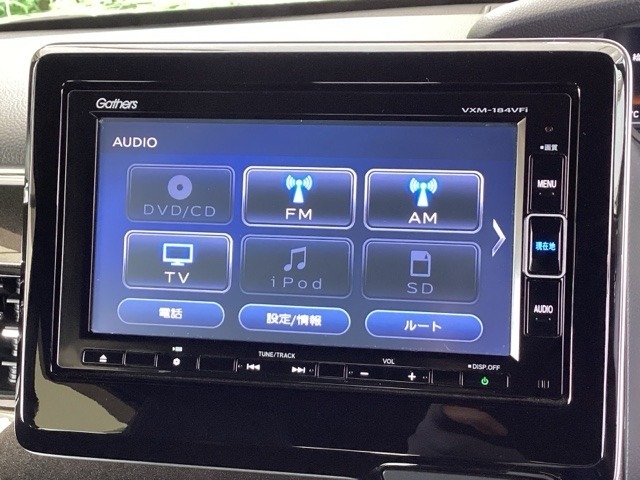 ナビ機能だけでなく、フルセグ、Bluetooth、DVDとCD再生などのオーディオ機能がついています！