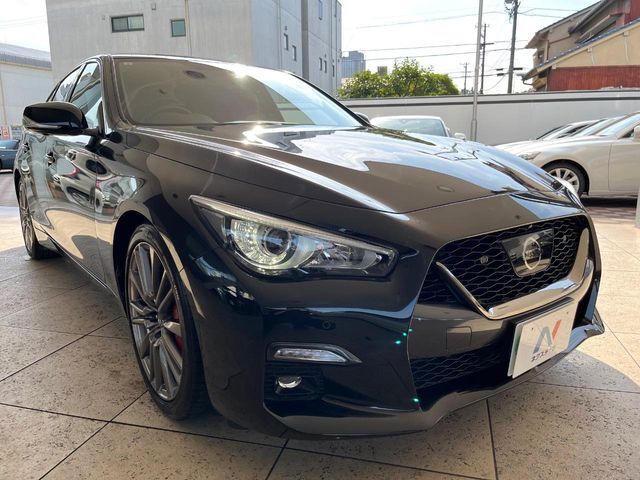 大好評のボディコーティング「弾スプラッシュコート」もご納車までに施工可能。通常のガラスコートと異なる、耐久年数6年の無機質ガラスコーティングが、ボディをキレイな状態に保ってくれます。