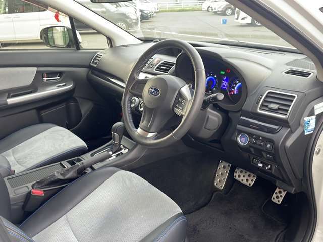 気になる車はすぐにお問い合わせください！右のカーセンサー専用無料ダイヤルから、専門スタッフがお車のご質問にお答えいたします！
