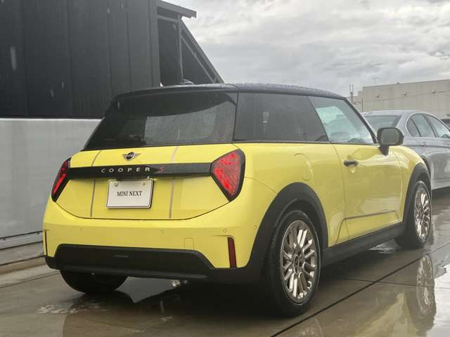MINIのお車は、“駆け抜ける歓び”を体現しております。走行の安定性とコーナリングの良さを追求し、思い通りにハンドルの操作可能です。