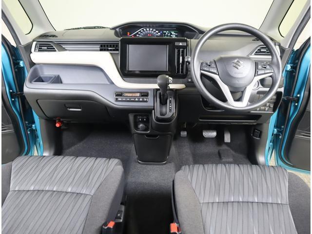 想像以上の広さで、毎日の運転がもっと快適に！みんなくつろげる心地よい室内空間です。