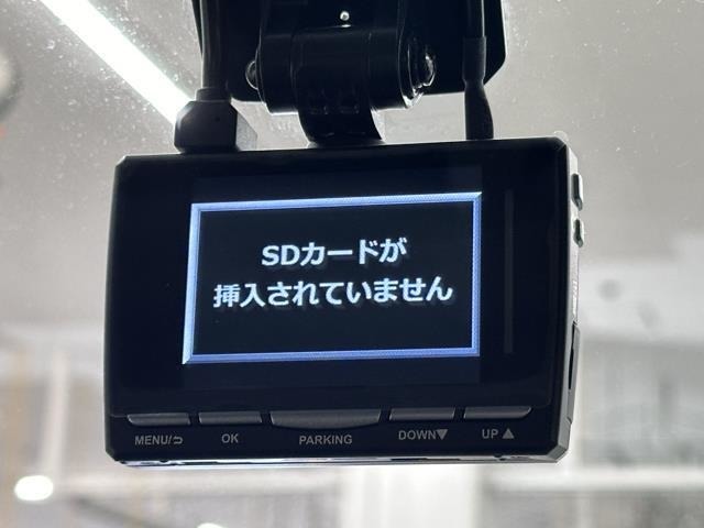 ドライブレコーダー装備してますよ。　思いでの記録や万が一の時の記録にも便利ですね。