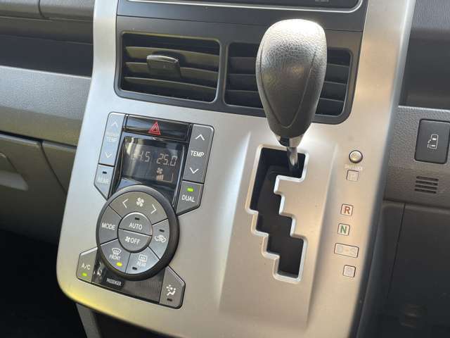 【　シフト　】シフトも操作しやすく快適なドライブを楽しんでいただけます♪