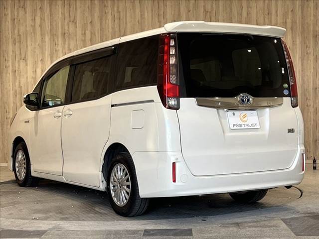 店舗敷地内に駐車スペースもございます。お車でのご来場をお考えの方はご安心ください♪
