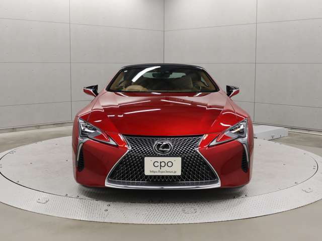 マグネシウムやアルミニウムといった軽量素材を配置するなどして優れた重量バランスが追求されています。