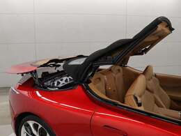 ルーフの開閉の様子です。