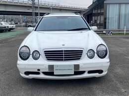 新車並行輸入で7人乗り仕様に改造申請済み。トレーラーヒッチ及び電源カプラ―付。