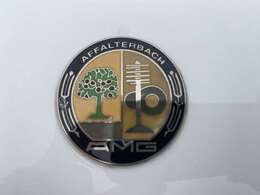 フードエンブレム