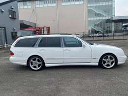 ボディの状態は輝きを保っています。