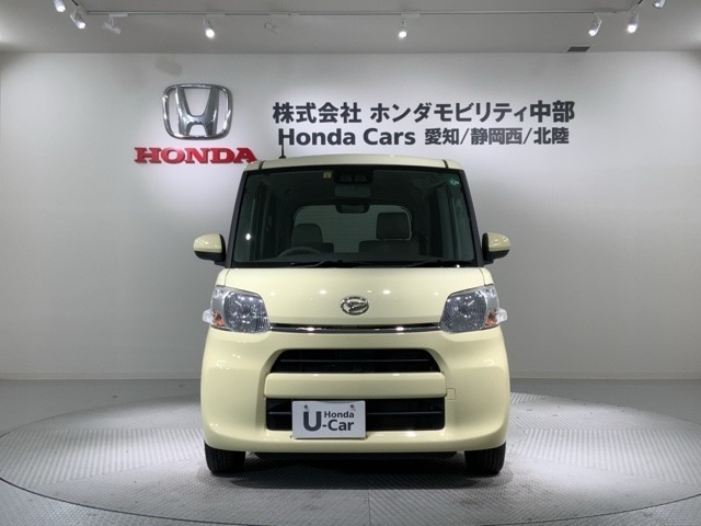 当社の車両には『安心して車選びをしていただくために』お支払い総額を表示しております。税金、自賠責保険料、登録費用、リサイクル料金が含まれており、県内登録及び届出で店頭納車の場合になります。