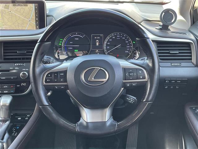 ステアリングです。店舗にて現車の確認もいただけますので、お電話で在庫のご確認の上是非ご来店くださいませ！！！