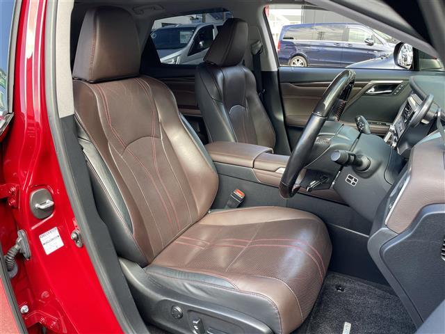 【5人乗り】ゆったりとした座り心地と、車内を広々と使える快適性に長けているので、快適な時間をお過ごしいただけます！