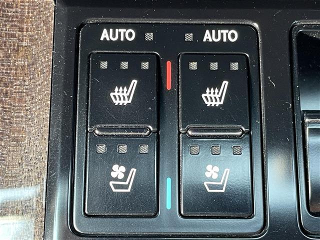 【シートベンチレーション】夏場の暑い日でも、シートの座面や背もたれの部分から風が送られてくるので、蒸れを防ぎます！また換気などの効果もあり、室内環境を整えてくれます。