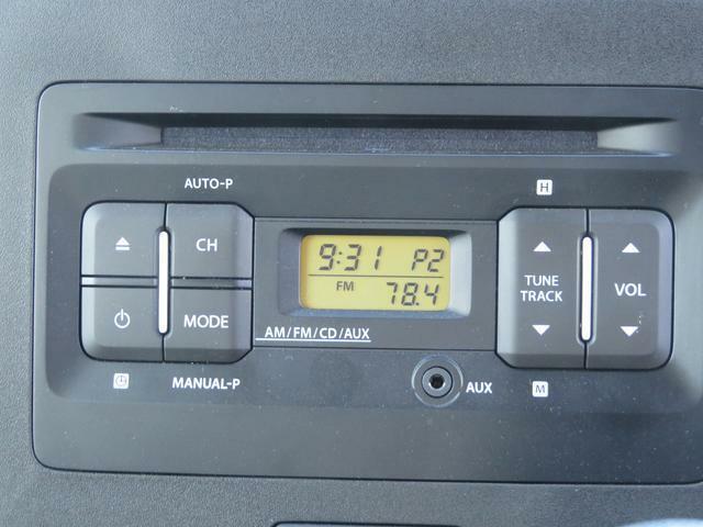 AM/FMラジオ付きCDステレオ装備で快適です。時計機能もあり便利です